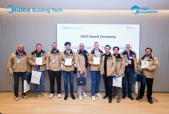 Учебный центр ГК «АЯК» и MDV получил 2 высшие международные награды. Фото 2